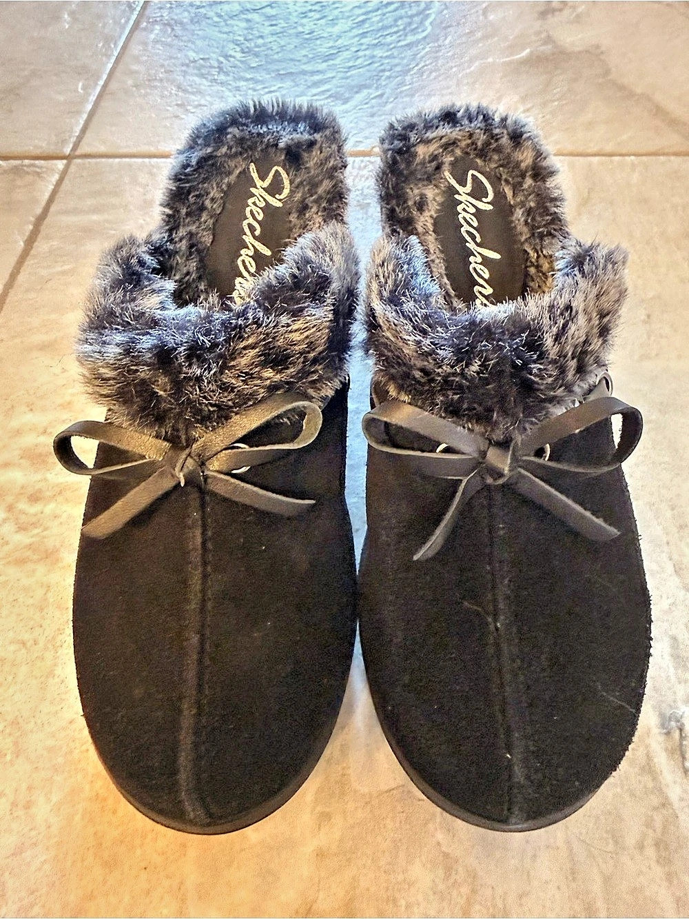 Skechers Faux Fur Clog Mules in Black